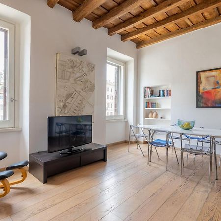 Modern Apartment In Campo De Fiori 로마 외부 사진